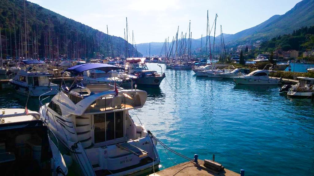 2. Tag: Dubrovnik - Ston Der erste Segelschlag Ihres Törns führt Sie entlang der Adriaküste vorbei an einer Kette von Inseln und Inselchen.