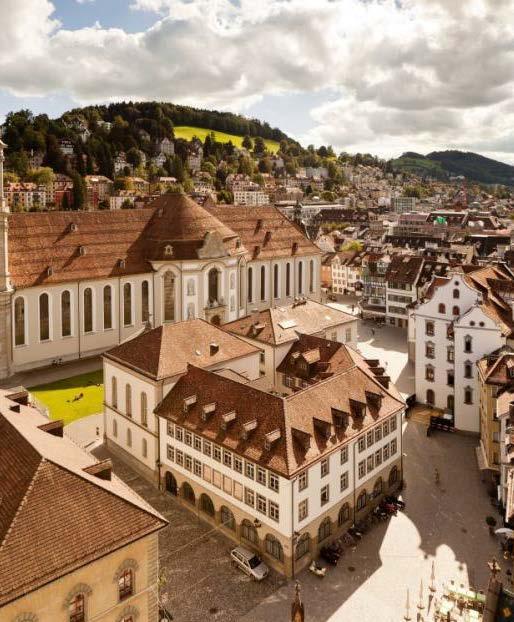 UNESCO- Kulturerbe Drei UNESCO Weltkulturerbestätten Die Insel Reichenau und der Stiftsbezirk St. Gallen gelten als Keimzellen der europäischen Zivilisation.