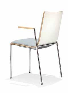 46 METAL SEATING Stühle, wie sie schöner und funktioneller zugleich kaum sein können.
