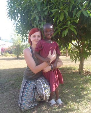 Reisebericht 16.02.2012 14.03.2012 Im November 2011 habe ich, Sarah Reinhold, begonnen nach einem Projekt bzw. einem Verein zu suchen, der sich für gehörlose Kinder einsetzt.