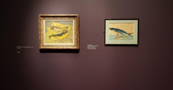 Ausstellungsansicht Kunstkammer Rau: Räucherheringe auf einem Stück gelbem Papier, Vincent van Gogh,