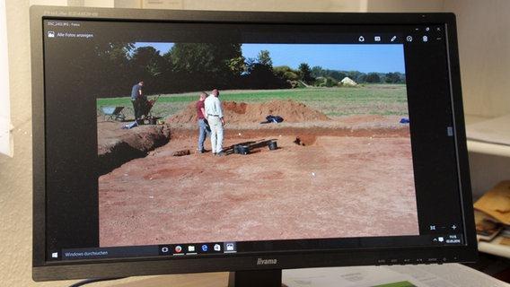 Der erhoffte Nachweis ließ dabei nicht lange auf sich warten: Archäologen fanden mehr als 30 Münzen, die sich eindeutig den Römern zuordnen ließen.