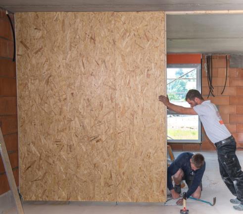 Mit der easy-wand bieten die Lizenzgeber Hess und Hering ein Wandsystem aus KRONOPLY Holzwerkstoffen an, das herkömmliche, überwiegend gemauerte, nichttragende Wände