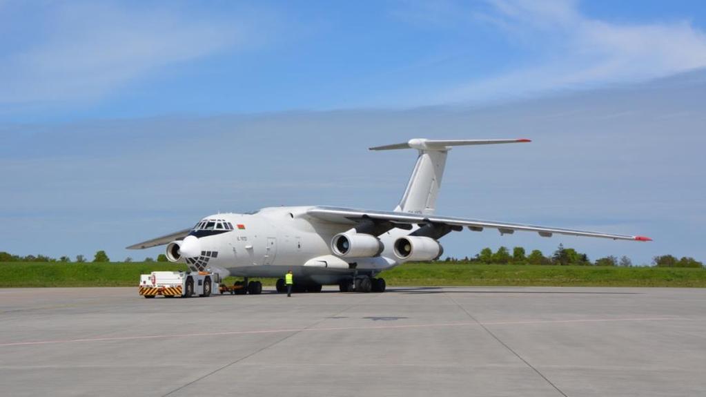 Flugequipment und Abwicklung Flugzeugtyp: Airline: Payload: Routing: IL-76 Chapter II Ruby Star Airlines (BLR) 35 Tons / 170 cbm HHN KRW DEL- KTM HHN = Hahn KRW = Türkmenbashi (Tankstopp) DEL = Delhi