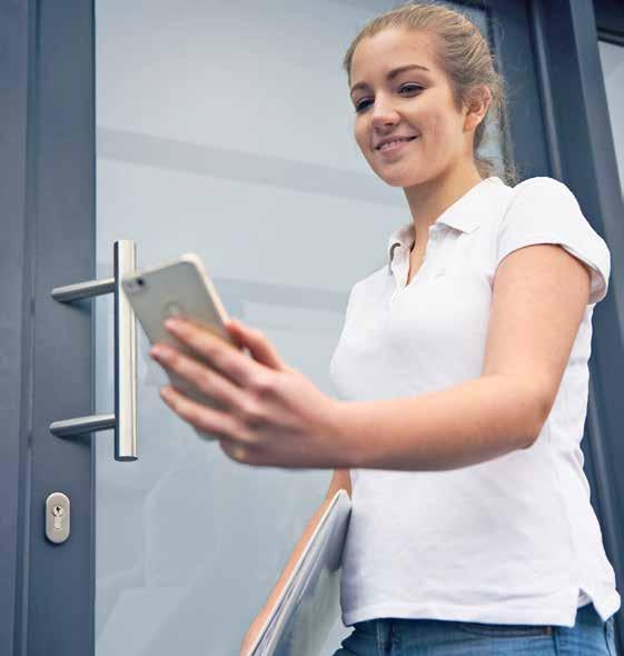 Klassische Aufgabe schlüssig gelöst Das Öffnen einer Haustür per Schlüssel ist noch immer die gängigste Lösung, um den sicheren Zutritt zu einem Wohnbereich zu regeln.