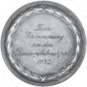 (19. Jh.), von Loos. 39 mm, 17,51 g. Zur Taufe. Kruzifi x und Buch auf Altar.