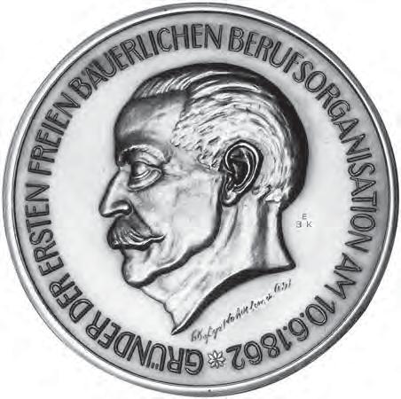 Kopf des Gründers Bernhard von Schorlemer-Alst li.