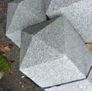 Kantholz - Pfosten Granit-Zaunsäulen Kantholz-Pfosten mit Pyramidendach abgeschrägt oben rund geschnitten oben gefast 4-seitig gehobelt und gefast, Lärche: kerngetrennt,