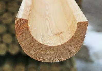 Holzdachrinnen Holzdachrinnen Dachrinnen aus Fichten- oder Lärchenholz sind eine Zierde für jedes Haus. Sie sind sehr stabil, beständig gegen Hagel und dauerhaft.