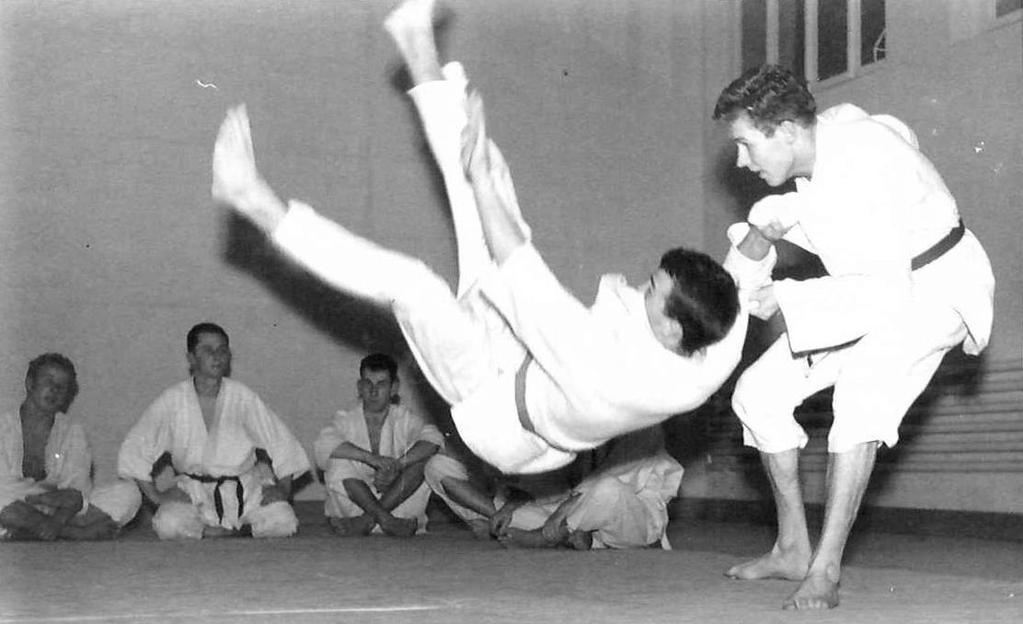 1951: Skandalöser Rücktritt des gesamten Vorstandes, Karl Wyder übernimmt ad interim Präsidium 1951: IJF (International Judo Federation) wird gegrüdet. Die Schweiz ist Gründungsmitglied.