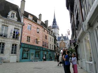 besuchten Auxerre.