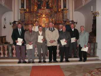 Jubilare der MMC Bobingen mit Pfarrer Albert Mahl, Orts-Präfekt Deliano und Stellverteter Oßwald 23.10.2005 Konvent in Augsburg Hl.