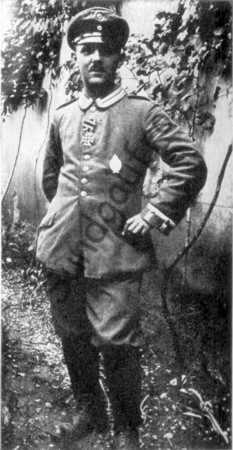 Kompanie des Garde-Füsilier-Regiments ein. Bei Kriegsausbruch rückte er als Leutnant der Reserve und Zugführer der 9. Kompanie des Regiments ins Feld.