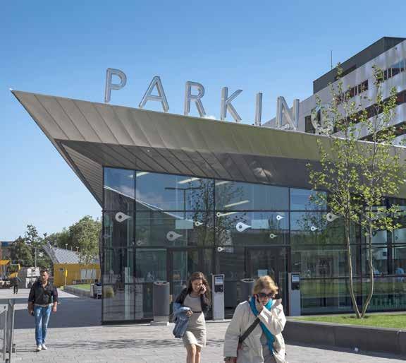 Optimale Nutzung städtischer Flächen über 760 Parkplätzen Die Stadt Rotterdam beauftragte Nophadrain damit, das Dach für die Tiefgarage unter dem Kruisplein anzulegen.
