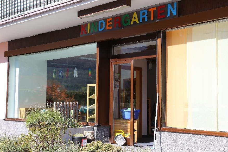 Kindergarten Gaisstraße Eingruppiger Kindergarten Montag Freitag: 7.00-13.00 Uhr Dienstag und Donnerstag: 14.00-16.00 Uhr 24. Dezember bis 6. Jänner, Semester-, Oster- und Sommerferien, 19. März, ev.