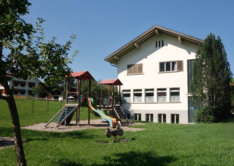 Kindergarten Latz Eingruppiger Kindergarten Montag Freitag: 7.00-13.00 Uhr 24. Dezember bis 6. Jänner, Semester-, Oster- und Sommerferien, 19. März, ev.