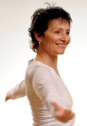 Die Chance für Tanz- und Bewegungsschaffende 13 Barbara Eichenberger-Wiezel Pharma Assistentin Diplomierte Tanz- und Bewegungspädagogin Spiraldynamik Ausbildung bei Dr. med.