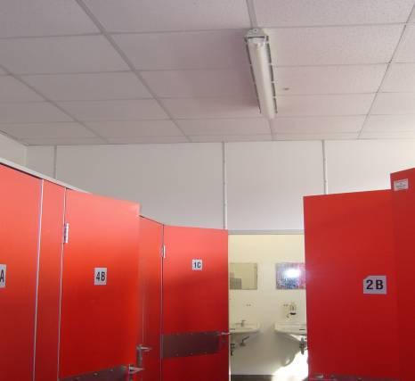 mit Vorraum, EG (A003-004) Mädchentoiletten mit Vorraum Fliesen