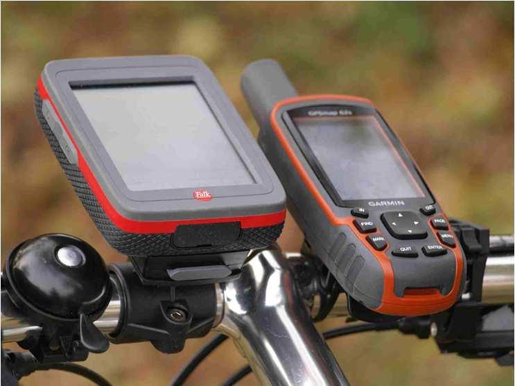 Auf dem digitalen Radweg Routing auf GPS-Geräten wird besser, ersetzt aber nicht individuelle Streckenplanung Outdoornutzung von Smartphones nimmt zu, bleibt aber vergleichsweise unpraktisch