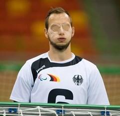 Das Runde muss ins Eckige: Erfolge der Chemnitzer Goalballer und Paralympicsteilnahme des Spielers Oliver Hörauf Seit einigen Jahren wird in Kooperation mit dem SFZ Förderzentrum im BFV Ascota die