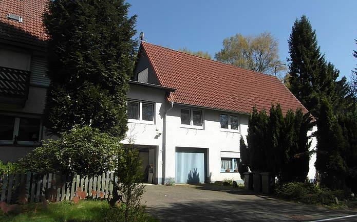 Nähe Hachenburg: Kapitalanlage oder Eigennutzung, Zweifamilienhaus mit Garten und schöne