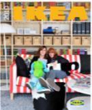 IKEA-Katalog platziert, der jedem Teilnehmer mit nach Hause