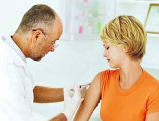 Der Grippeimpfstoff wird jedes Jahr nach den Empfehlungen der WHO (Weltgesundheitsorganisation) neu zusammengesetzt aus den für die jeweilige Saison zu erwartenden Virusstämmen.
