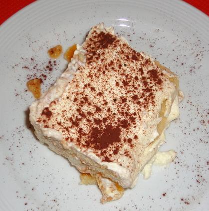 Mandarinen - Tiramisu Für eine Form von ca. 1 Liter 6 Mandarinen 3 EL Rohzucker 2 EL Orangenlikör (z.b.