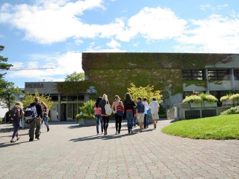 FMS 600 Schüler und Schülerinnen Kantonsschule Zürich Nord Gymnasium