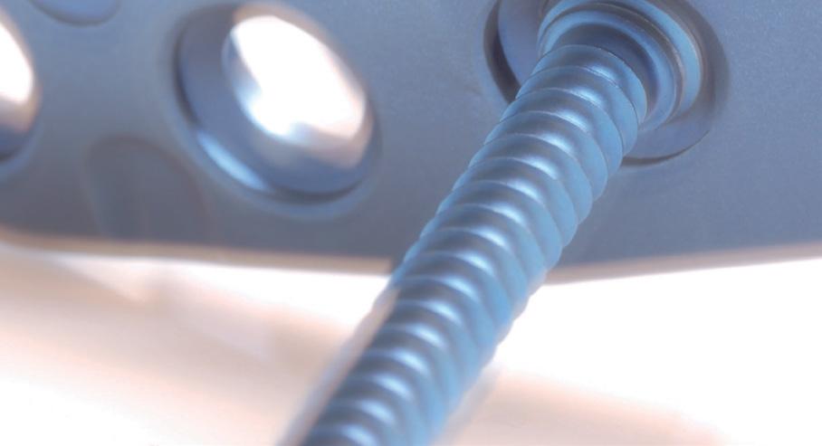 Die Lösung der Verbindung (z.b. bei Metallentfernung) ist ohne Schwierigkeiten durchführbar. The tifix screw head is locked in the plate hole by reshaping processes.