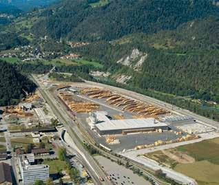timber >> ausgabe 1 Juli 2012 HINTERGRUND neustart in der schweiz Mit dem Erwerb der Baurechte im Graubündnerischen Domat/Ems schlägt die Pfeifer Group in der Schweiz einen neuen Weg ein.