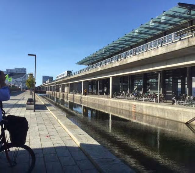 Als Beispiel für Städtebau radelten wir in den komplett neuen Stadtteil Orestad. 5 km lang, 600 m breit, gedacht für 20 000 Einwohner und für 60 000 Arbeitsplätze.