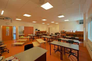 Human Centric Lighting in Bildungseinrichtungen: Kongsgårdmoen Grundschule Kongberg, Norwegen In den Klassenräumen in dieser neuen Schule wurden Leuchten mit einstellbaren Farbtemperaturen sogenannte
