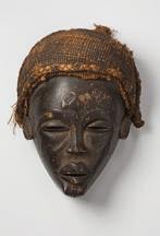 800. /900. 5003. Maske der Tschokwe, Angola. H = 26 cm. 700. /800. 5004.