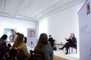 Markus Hinterhäuser und Helga Rabl-Stadler zusammen mit Thaddaeus Ropac, in dessen Londoner Galerie in Mayfair, in der das Programm der Festspiele präsentiert wurde.