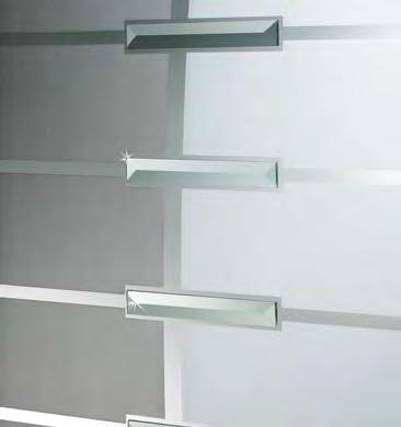 A17.6215-02 rechts/ 2-fach Verglasung: mattiertes und grau-mattiertes Glas mit klaren Streifen, Applikationen Facettensteine klar, Griff: A12.