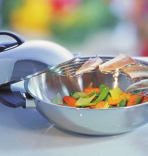 Der Genovis Wok ist ausgestattet mit dem zukunftsorientierten CookStar-Allherdboden. Er hat auf allen Herdarten gleich gute Kocheigenschaften, besonders auch auf Induktionsherden.