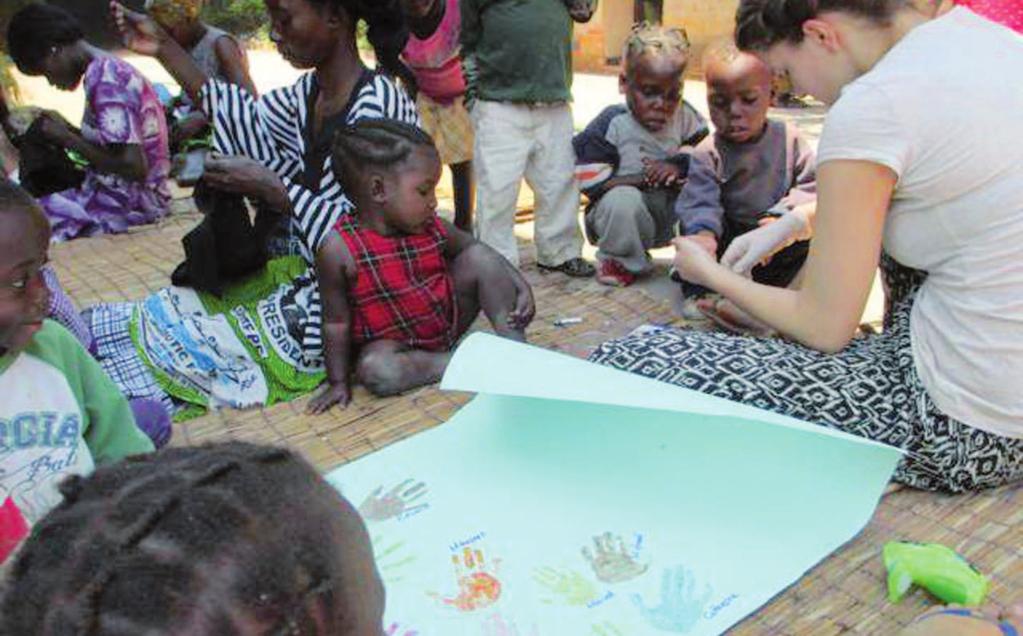 RUNDBRIEF 3/2014 S A M B I A 5 Erfahrungen aus einer ganz anderen Welt in Sambia Nach Sambia in das von Linda Blienert und Natalie Stiller betreute Projekt zog es die beiden Praktikantinnen Maria