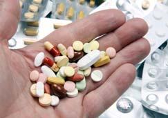 Oktober 2011 Problemfelder in der Arzneimittelversorgung NON-COMPLIANCE 1) POLYPHARMAZIE 2) 50 % der Medikamente werden nicht