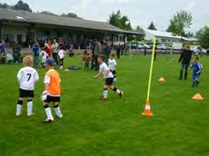 Jugend F-Jugend/Bambini-Spieltag Am Sonntag, den 12 Mai 2012 fand der Altdorfer F-Jugend- und Bambinispieltag statt.