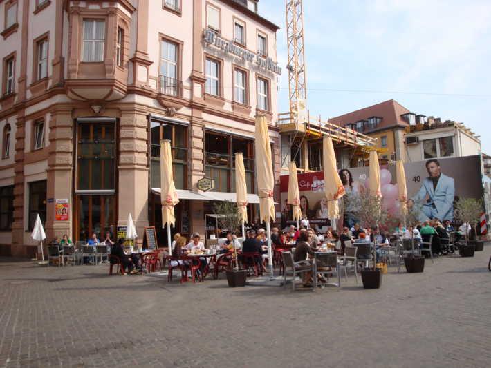 Marktplatz: Café Michel,