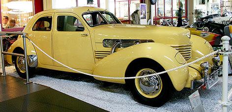 3000 $ Lincoln Zephyr (1936 48) Design von John Tjaarda für Edsel Ford Wg.