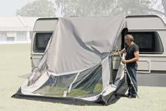 Sie beinhalten u.a. Andruckstangen und Andruckpolster, die das Zelt an der Wohnwagenseite zuverlässig abdichten.