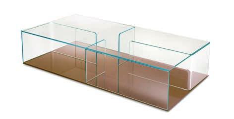 retroargentato, vetro Nero95. Coffee table/storage unit composedof 4 elements in 10 mm curved glass mounted between two 10 mm glass racks.