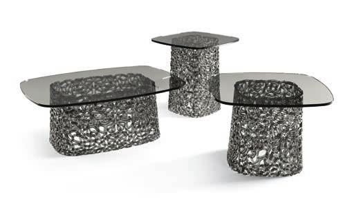 verniciata fumè. Collection of coffee tables comprising hand-interwoven spun glass base and 10 mm-thick glass top.