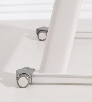 Kabelkanal Innovative Technik: Zwei hochwertige Gasdruckfedern bringen die Tischplatte beinahe schwebend in die richtige Position bis zu