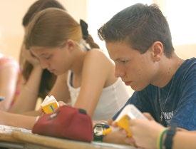 Während den Sommermonaten findet die Schule auf dem Campus statt. Die Schüler werden nach Alter sowie Sprachniveau aufgeteilt.