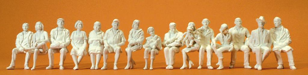 15 unpainted miniature figures. Kit.
