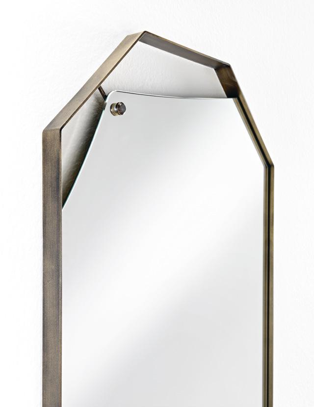 pinch DESIGN LANZAVECCHIA + WAI Collezione di specchi da terra o da parete con cornice in metallo finitura ottone brunito, specchio piano da 5 mm.