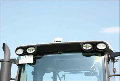 Traktors VORSICHT Quetschgefahr durch einen sehr starken Magneten Der Magnetfuß des GPS-Empfängers ist sehr stark.
